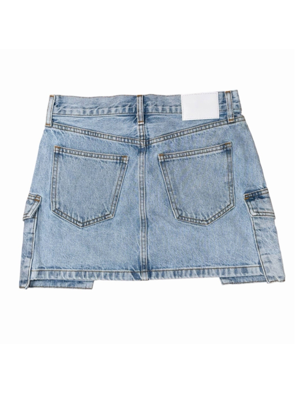 Aritzia denim forum the 90‘s mid rise cargo mini skirt size 24 NWOT - Picture 2 of 7